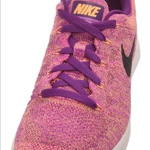 NWOB NIKE Lunarepic Low Flyknit Running Trainers